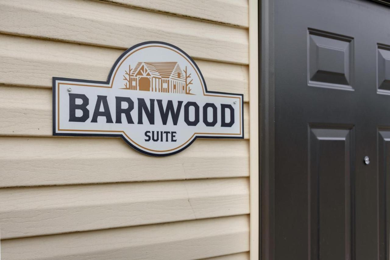 Barnwood Suite - Main Street Lodge In Berlin Exteriör bild